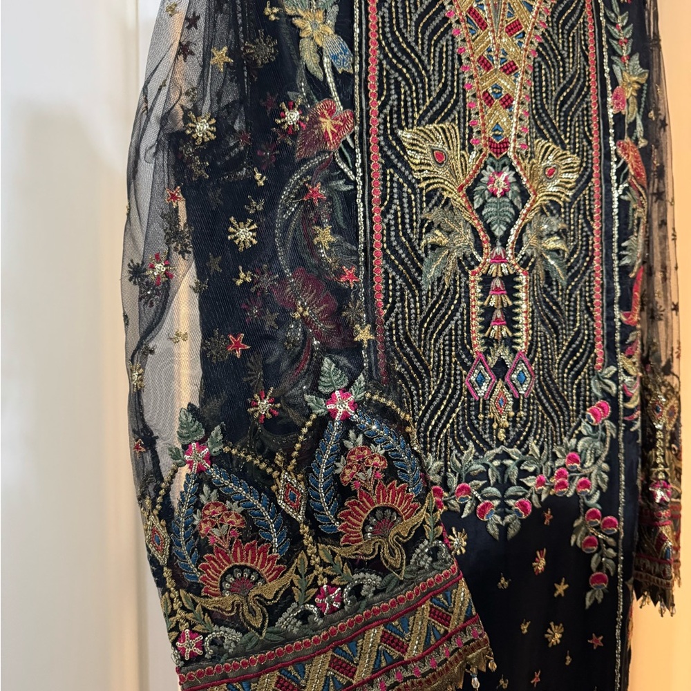 3 PC Elegant Black and Gold Embroidered Long Sleeve Dress - Picture 2 of 4